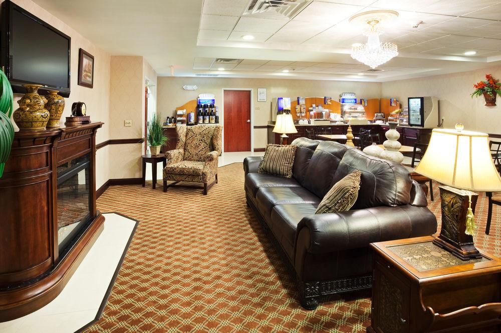 Holiday Inn Express Carrollton, An Ihg Hotel Екстер'єр фото